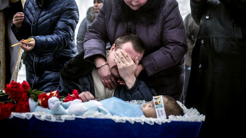 хоронить ребенка