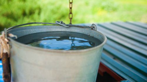ведро воды колодец