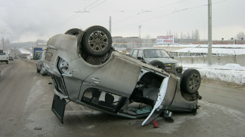 Перевернуться на машине во сне