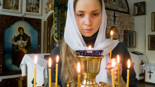 к чему снится молиться в церкви