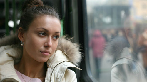 ехать в троллейбусе