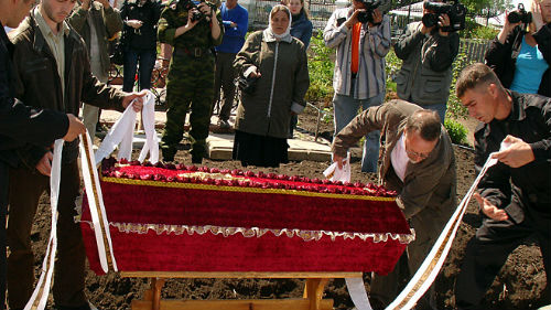 к чему снится что умер брат