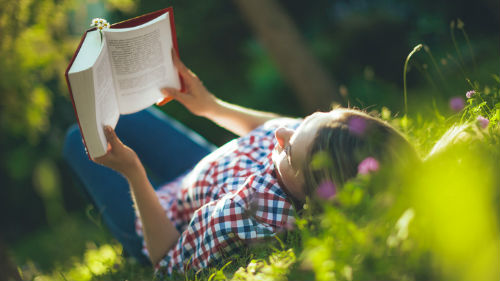 к чему снится читать книгу девушке