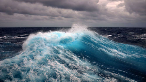 штормовое море